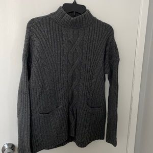 Abercrombie & Fitch sweater